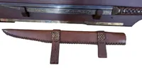 Limited Edition" kopi af Seax of Beagnoth
, også kendt som Thames scramasax, et angelsaksisk enkeltægget knivblad fra det 10. århundrede.Ø