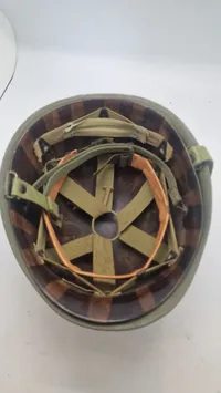 Stålhjelm anvendt i det danske forsvar med ww2 inderhjelm