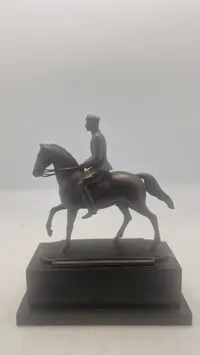 Figur af Kong Christian X til hest. Original
