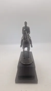 Figur af Kong Christian X til hest. Original