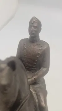 Figur af Kong Christian X til hest. Original