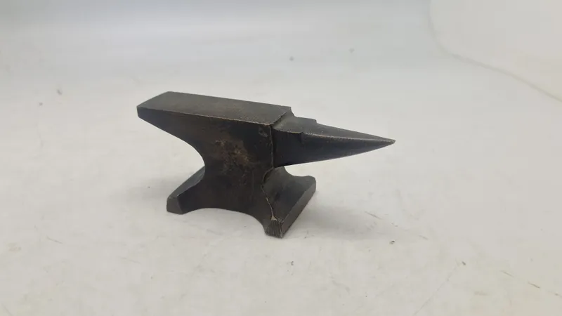 Bronze ambolt