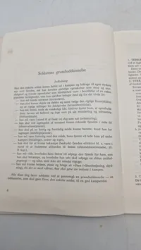Samling lære bøger fra forsvaret