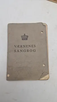 Samling lære bøger fra forsvaret