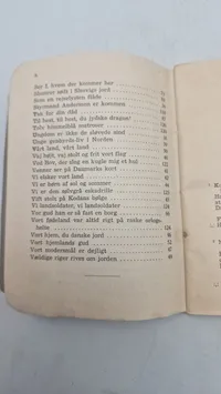 Samling lære bøger fra forsvaret