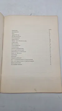 Samling lære bøger fra forsvaret