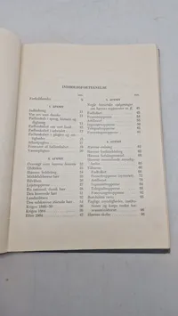 Samling lære bøger fra forsvaret