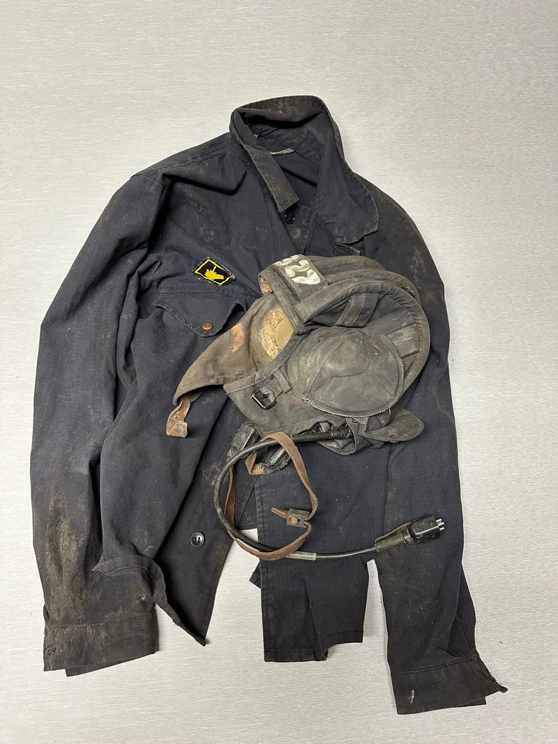 Originalt Russisk kampvogns uniform og hjelm fra fronten i Ukraine