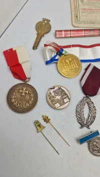 Samling mærker og medaljer