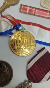 Samling mærker og medaljer