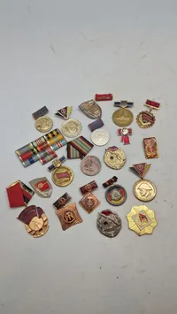 Samling tyske pins mm.