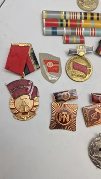 Samling tyske pins mm.