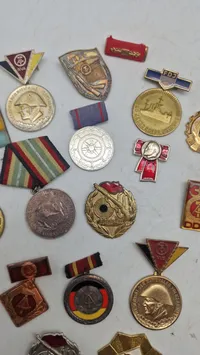 Samling tyske pins mm.