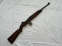 US M1 karabin kaliber 30. serie nummer 5252768  WW2 nedkastet til modstandsbevægelsen, 
ændring til Repeter koster 450 
15 skuds magasin