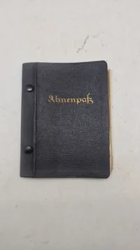 Tysk Ahnenpaß fra en Revierförster (distriktsskovfoged) i byen Nassau, ww2. Original