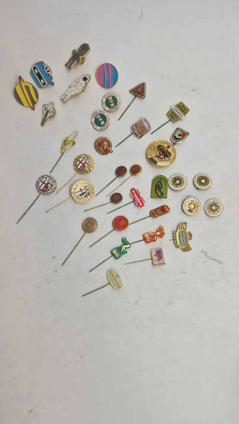 Samling pins og nåle