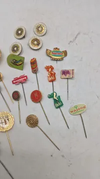 Samling pins og nåle