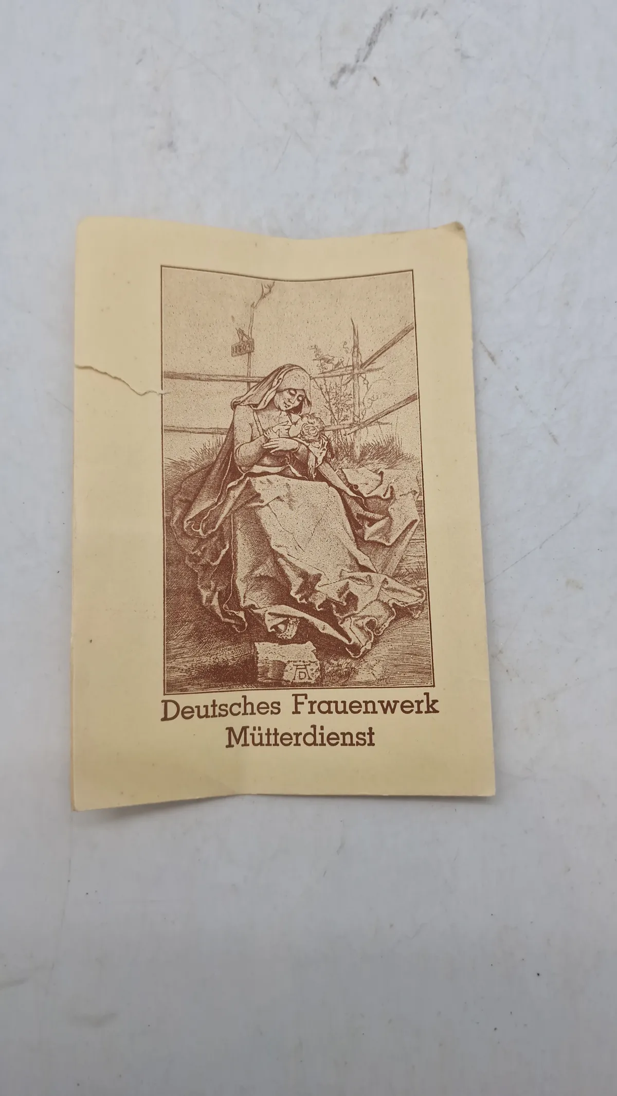Tysk urkunde fra Deutsches frauenwerk mutterdienst. Mütterschulungs-Lehrgang über Krankenpflege"). Original