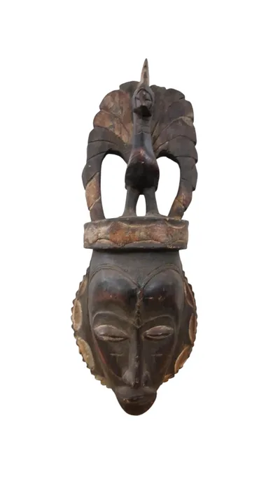traditionel afrikansk maske fra Yaure-folket i Elfenbenskysten