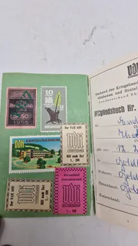 Tysk medlemsbog (Mitgliedsbuch) fra VdK (Verband der Kriegsbeschädigten, Kriegshinterbliebenen und Sozialrentner Deutschlands), specifikt fra delstatsforbundet i Rheinland-Pfalz