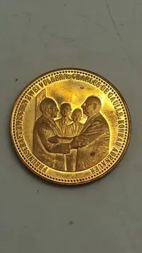 Tysk mindemedalje, der fejrer venskabet mellem Frankrig og Tyskland, specifikt med henvisning til Charles de Gaulle og Konrad Adenauer