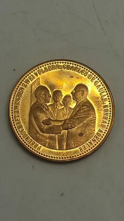 Tysk mindemedalje, der fejrer venskabet mellem Frankrig og Tyskland, specifikt med henvisning til Charles de Gaulle og Konrad Adenauer