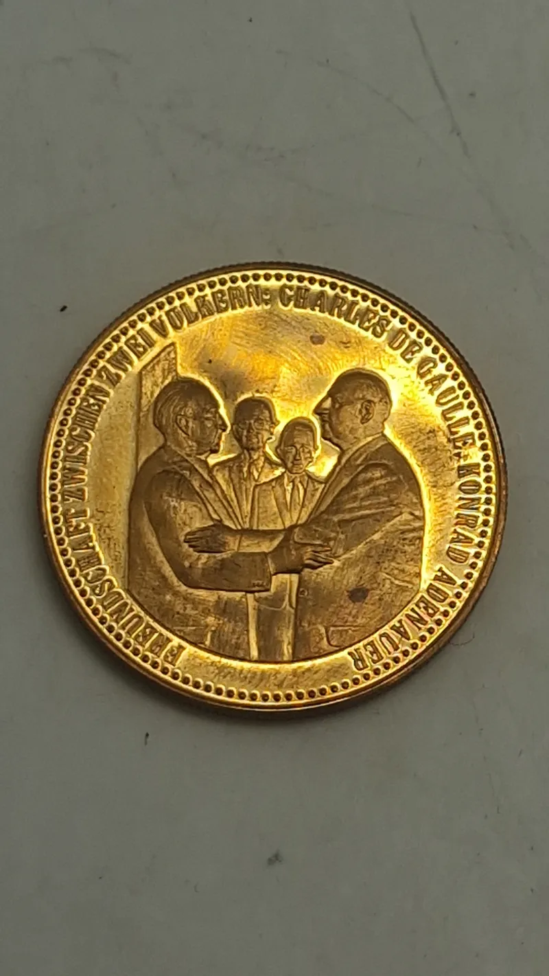 Tysk mindemedalje, der fejrer venskabet mellem Frankrig og Tyskland, specifikt med henvisning til Charles de Gaulle og Konrad Adenauer