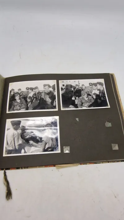 Tysk fotoalbum med masser af super panzer og Flieger fotos. Originalt