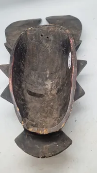 Afrikansk stamme maske fra Djimini- eller Ligbi-folket.
