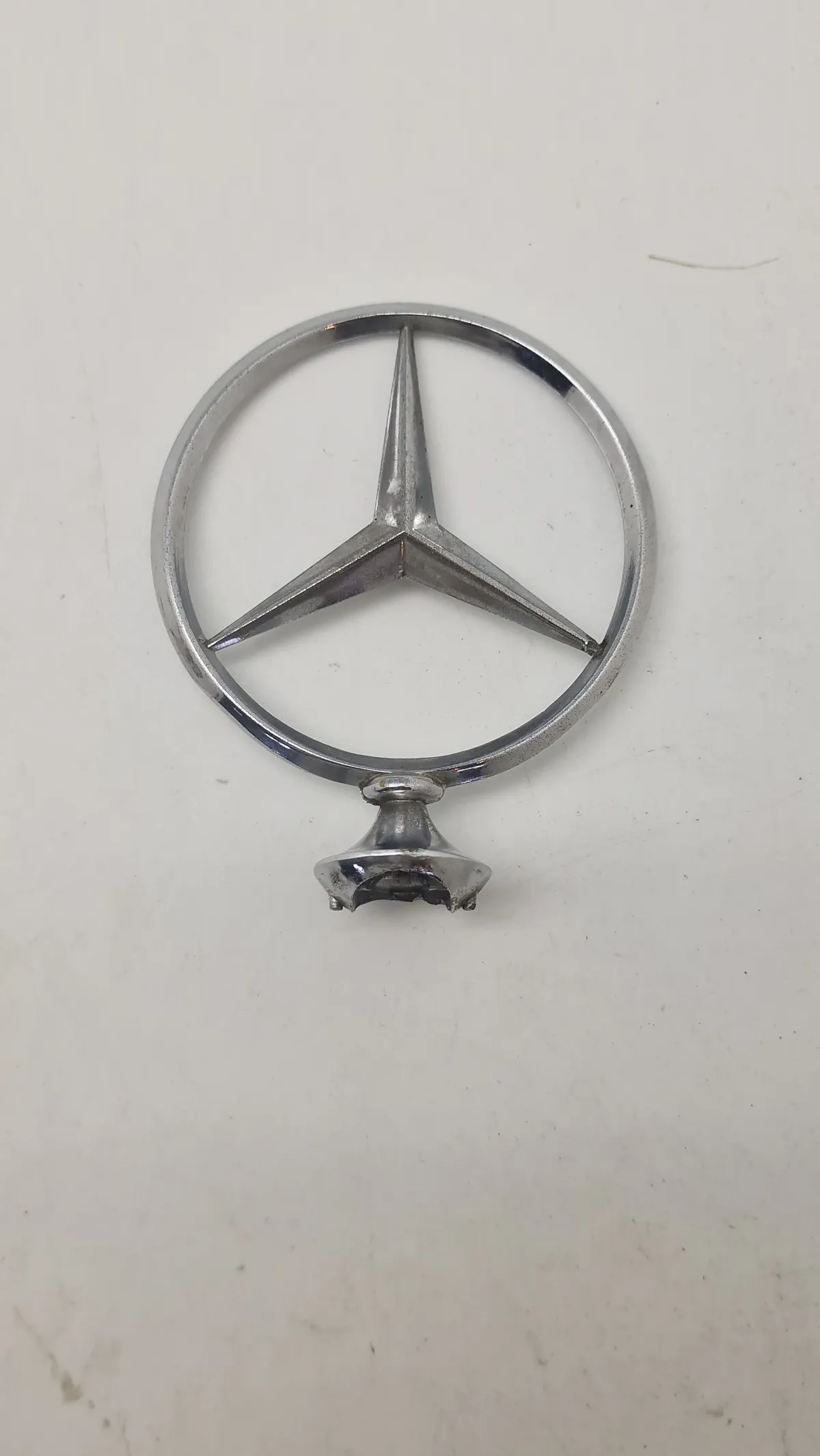 Mercedes-Benz logo