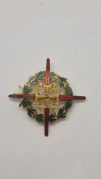 Spansk Laureate Cross of Saint Ferdinand (Cruz Laureada de San Fernando), som er Spaniens højeste militære dekoration for tapperhed. Original