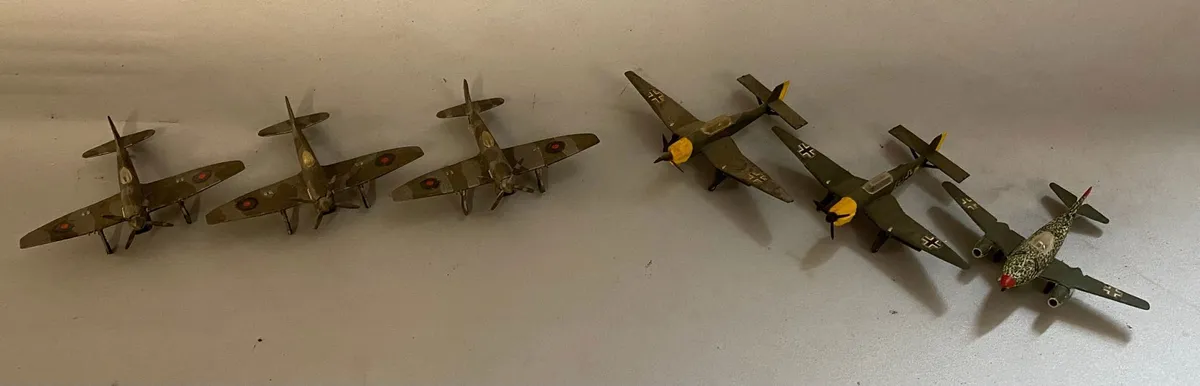 Samling ældre modelfly - tyske ww2 og RAF