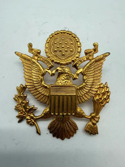 US WW2 Officers kasket badge