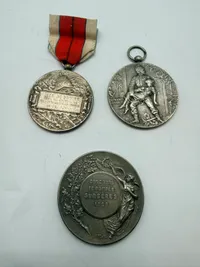 Samling franske brandmandsmedaljer. Originale