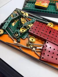 Samling Meccano med kasser