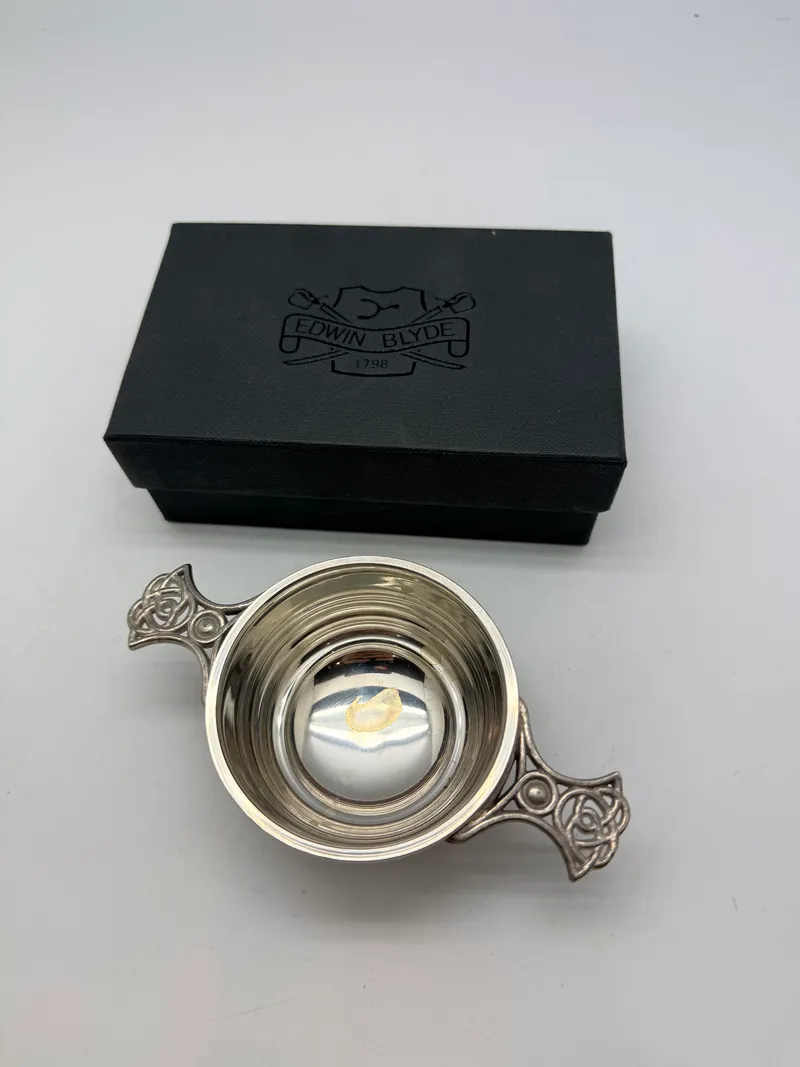Skotsk venskabsskål tin