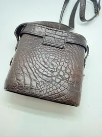 A MULBERRY BROWN CROCODILE LEATHER HAND BAG, binocular style, original