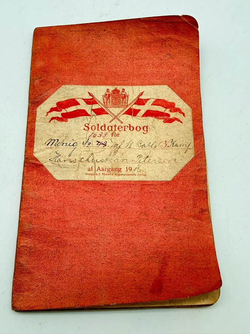 Dansk soldaterbog med ID disk