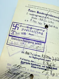 Dansk pas fra 30 erne med mange rejser