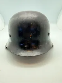 Tysk M42 hjelm, overmalet, ellers original