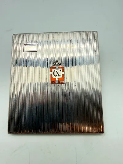 Cigaret etui med Kong Christian X mærke (kongemærke)