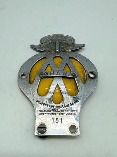 Sjældent bilmærke fra Ghana, der tilhører Ghana Automobile Association (AA of Ghana).