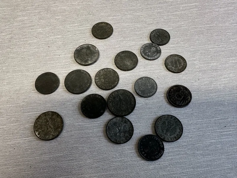 Samling originale Tyske WW2 mønter og en enkelt WW1