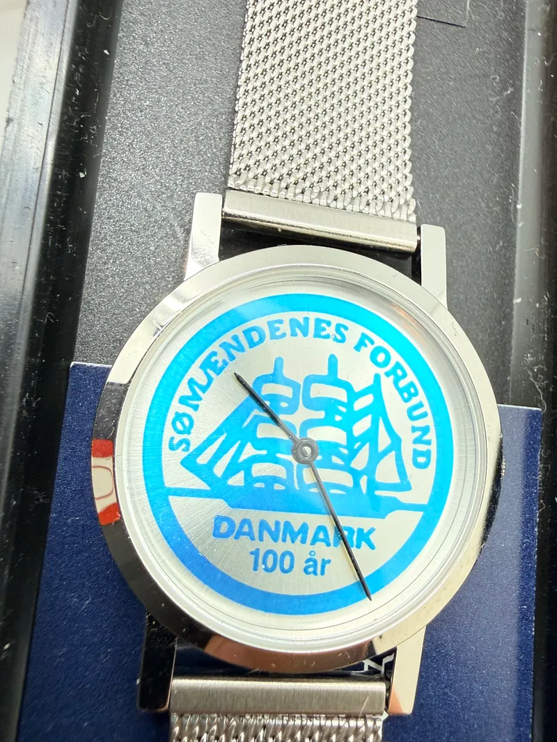 Armbåndsur fra sømændenes forbund, med æske