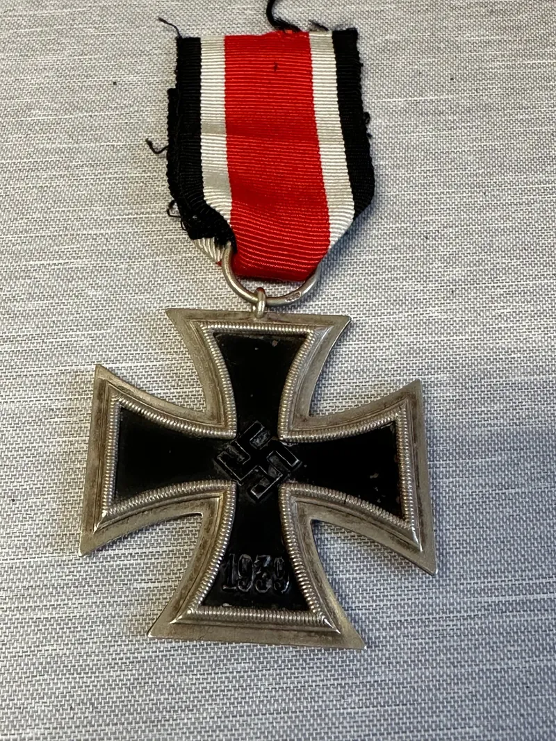 Originalt Tysk Jernkors 2 klasse WW2 med fremstiller