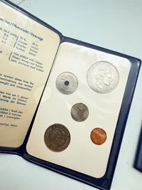 To møntsæt, 1973 og 1974