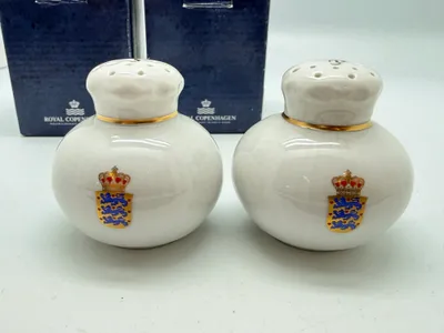 Royal Copenhagen salt og pepper fra Udenrigsministeriet