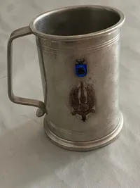 Originalt krus fra jyske luftværnsregiment (Tønder kaserne)