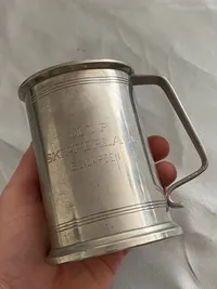 Originalt krus fra jyske luftværnsregiment (Tønder kaserne)