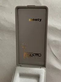 “Monty” lighter med æske